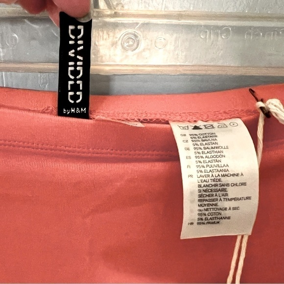 Women’s DIVIDED BY H&M Peach Mini Skirt - Size 10 - Picture 4 of 5